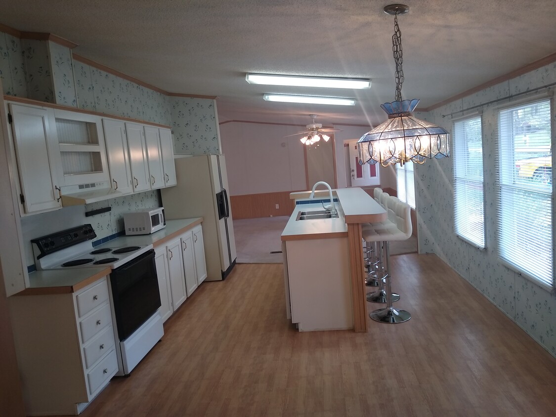13 Oak Drive - 13 Oak Dr