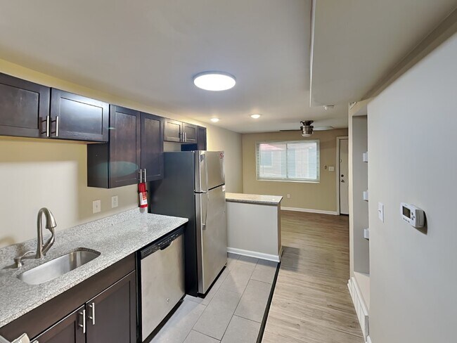 Building Photo - Lantern Square Apartments-A3
