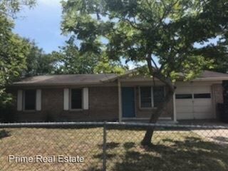 Foto principal - 3 br, 1 bath House - 1045 Burr Dr.