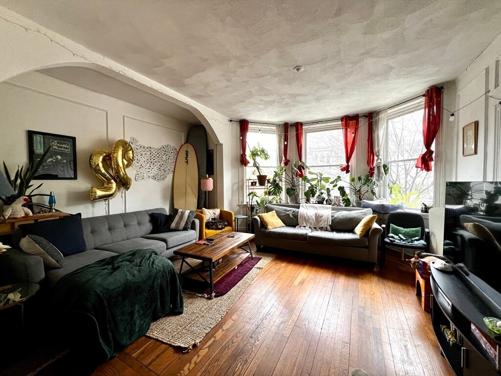 Foto principal - 144 Coolidge St