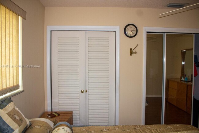 Foto del edificio - 6950 NW 11th St