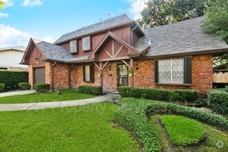 Building Photo - 4805 Burke Dr