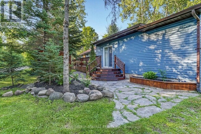 Building Photo - 1087 Elm Rd