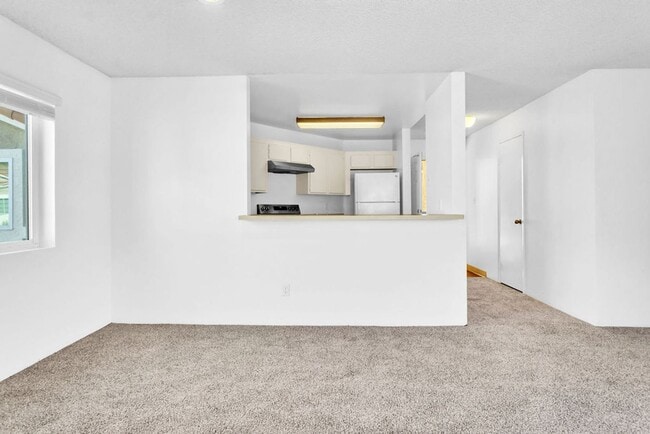 Foto del edificio - Beautiful one bedroom/one bath in the Verano community at UTC! Close to so much!