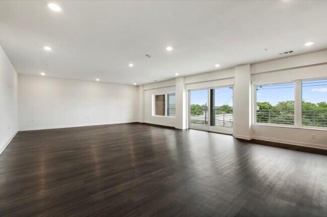 Foto del edificio - 4361 S Congress Ave