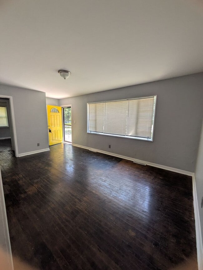 Building Photo - Great 2 bedroom home in Grandview!