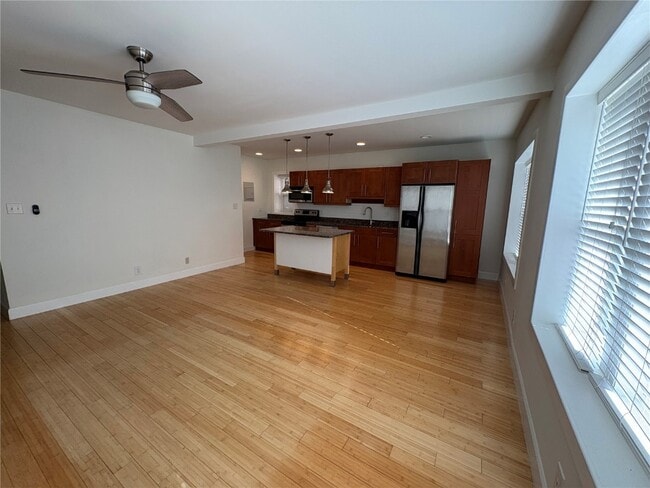 Foto del edificio - 4228 McPherson Ave