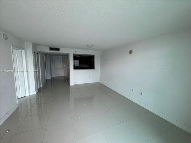 Building Photo - 2101 Brickell Ave