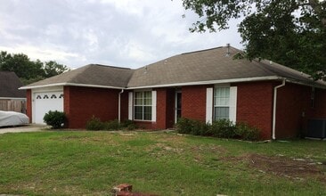 Building Photo - 4535 Parkwood Ln E