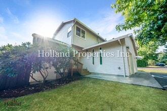 Building Photo - 9059 SW Sagert St
