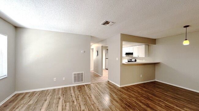 Building Photo - 1500 Sophie Blvd