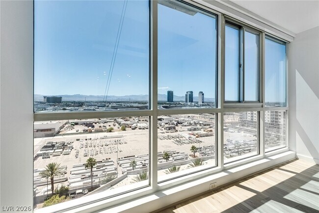 Building Photo - 4575 Dean Martin Dr