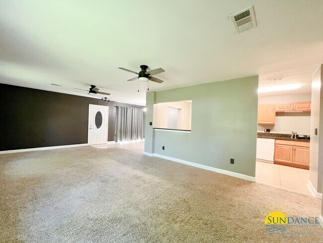 Building Photo - Lovely 3 Bedroom Home in Fort Walton Beach
