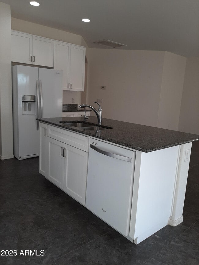 Foto del edificio - 4596 Tranquility St
