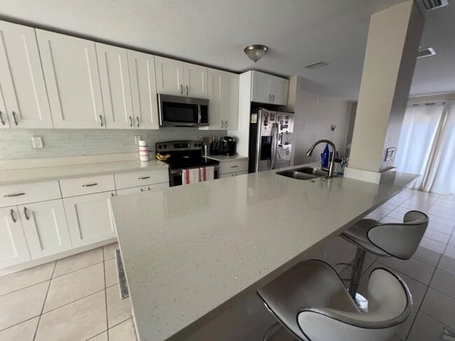 Foto del edificio - 8251 NW 8th Pl