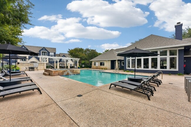 Building Photo - Madison Dell Ranch Apartments