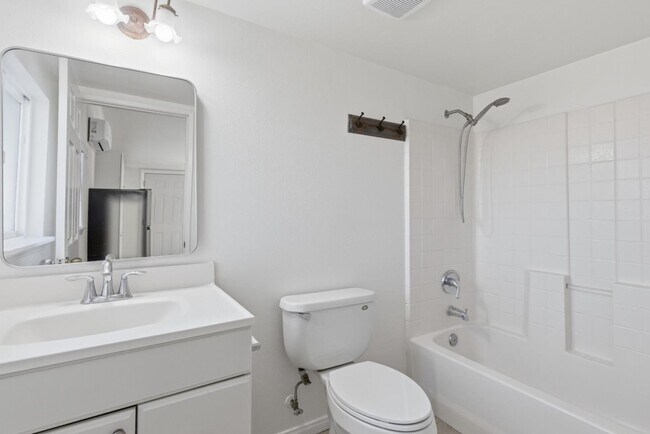 Foto del edificio - 8894 Indiana Ave