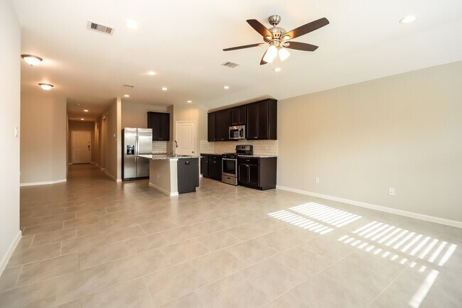 Building Photo - 8419 Ideal Dr