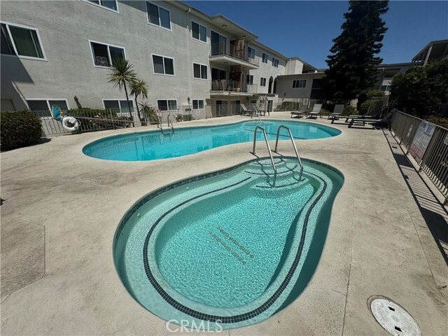 Foto del edificio - 4160 W 182nd St
