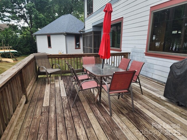 Building Photo - 16946 Belle Isle Dr