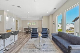 Building Photo - 2504 W Tidwell Rd