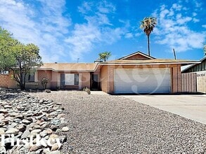 Building Photo - 4428 S La Corta Dr