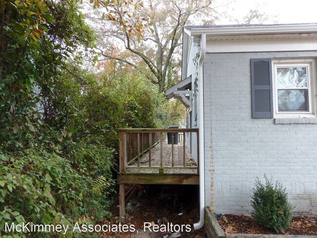 Building Photo - 2 br, 1 bath House - 601 Country Club
