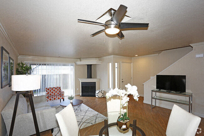 Building Photo - Quailwood Apartments