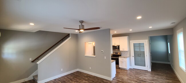 Building Photo - 109 Stone Dr