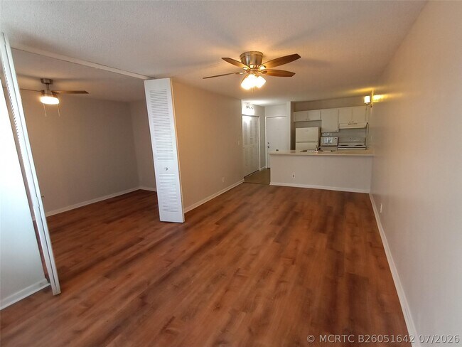 Building Photo - 2771 Riverside Dr