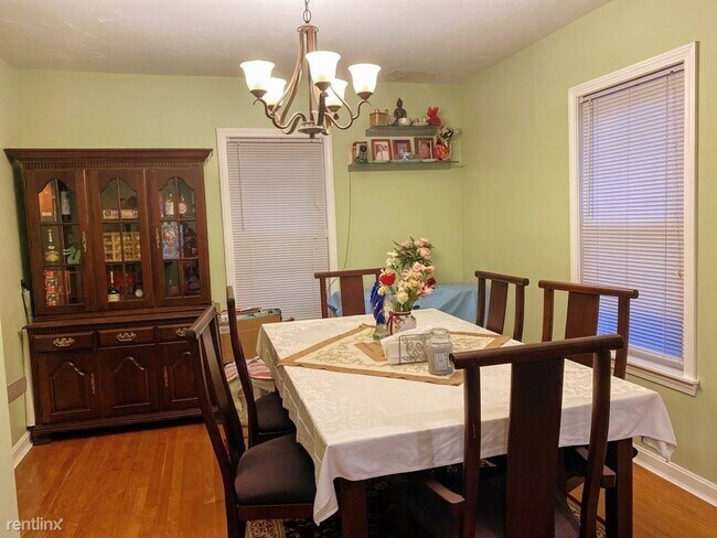 Foto del edificio - 3 br, 1.5 bath House - 84 Everdean St