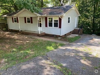 Building Photo - 205 Knighton Dr