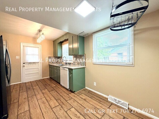 Foto del edificio - 4008 Irvington Dr