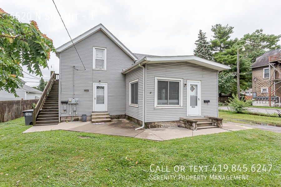 Primary Photo - Newly Renovated 2-bdrm Lower Unit Availabl...