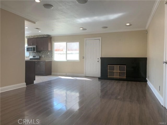 Building Photo - 12533 Lewis Ave