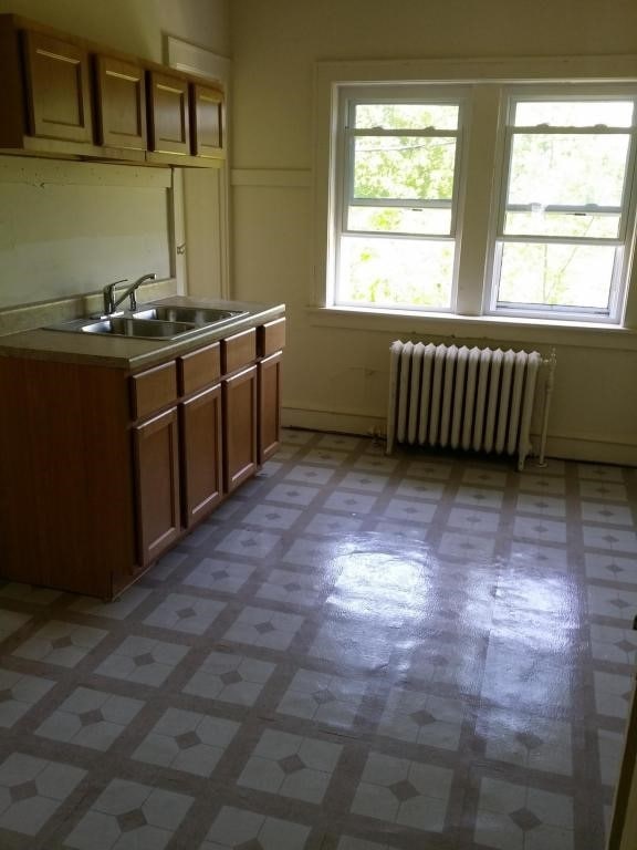 Interior Photo - 928-936 W Meinecke Ave