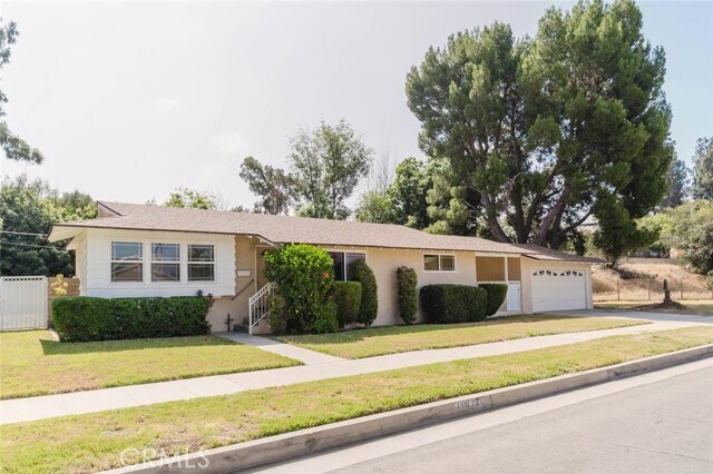 Building Photo - 10826 Blucher Ave