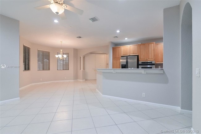 Building Photo - 1611 Passion Vine Cir