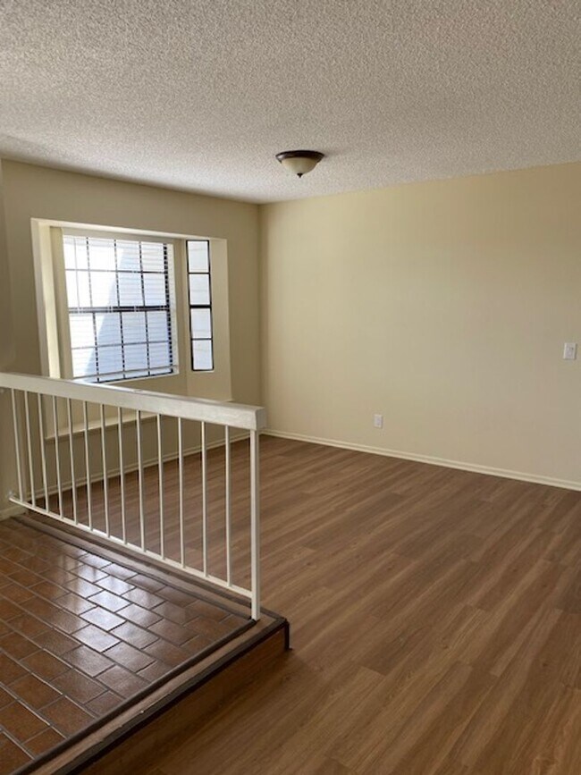 Building Photo - Two Story Family Home for Lease