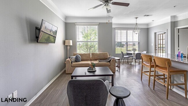 Foto del edificio - 5350 Fossil Creek Blvd