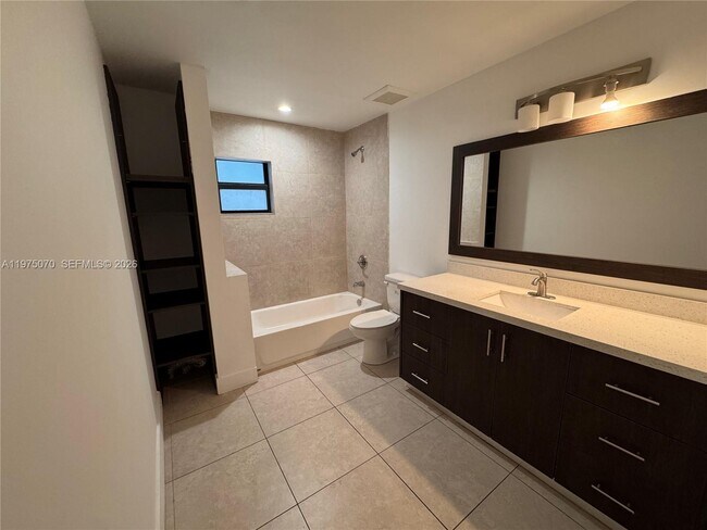 Foto del edificio - 605 NW 3rd Ave