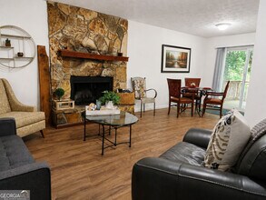 Building Photo - 232 Rustwood Dr