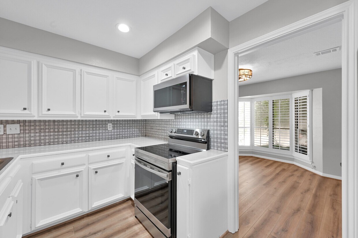Foto principal - 3843 Knollcrest Dr