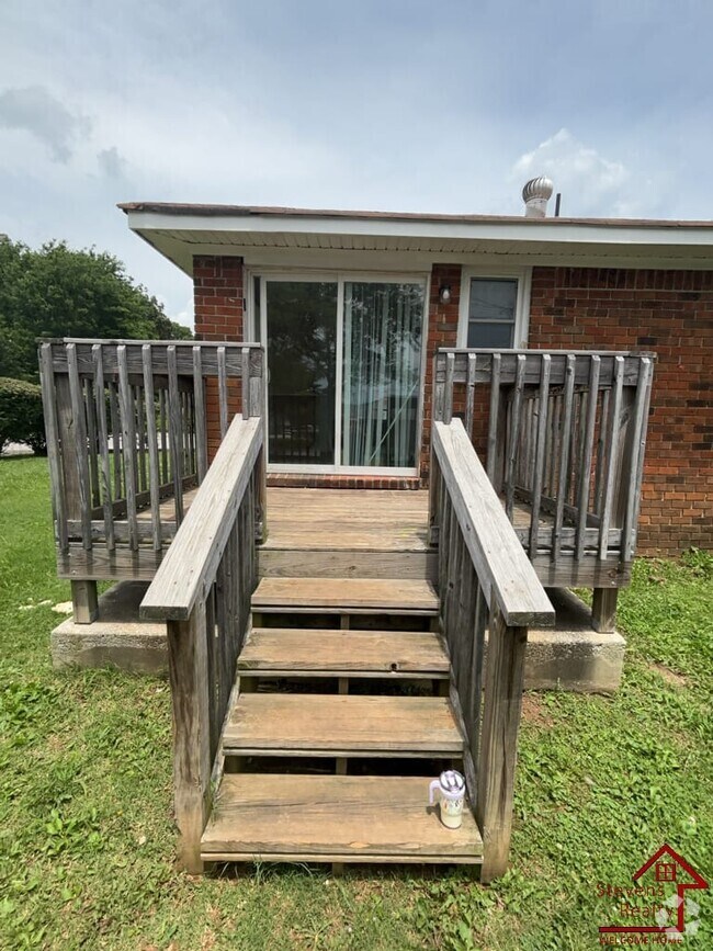 Building Photo - 500 Skyline Dr
