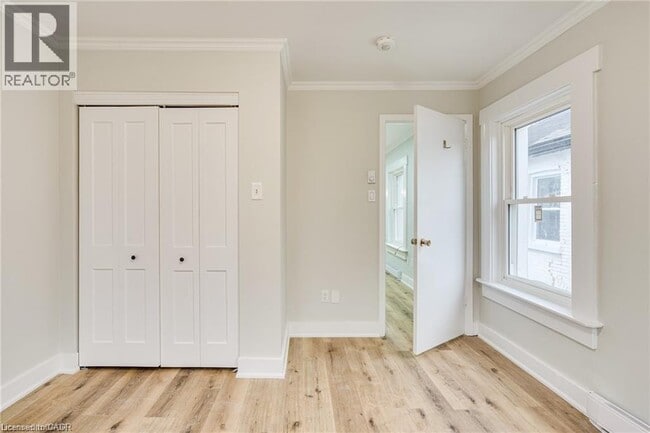 Building Photo - 33 Albion St