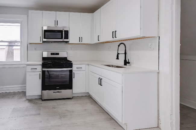 Building Photo - 5 Baldwin Ave