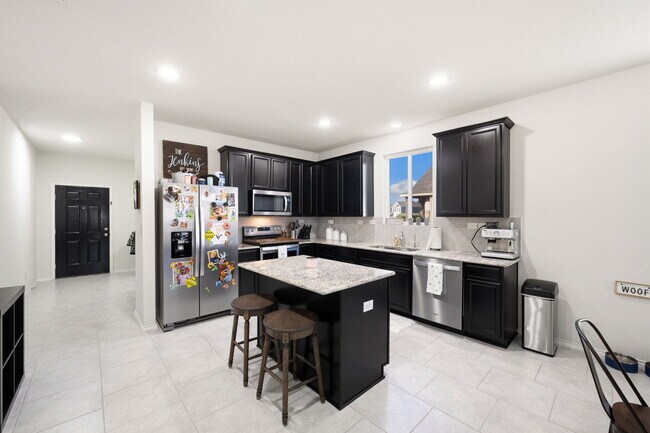 Building Photo - 339 Salz Wy