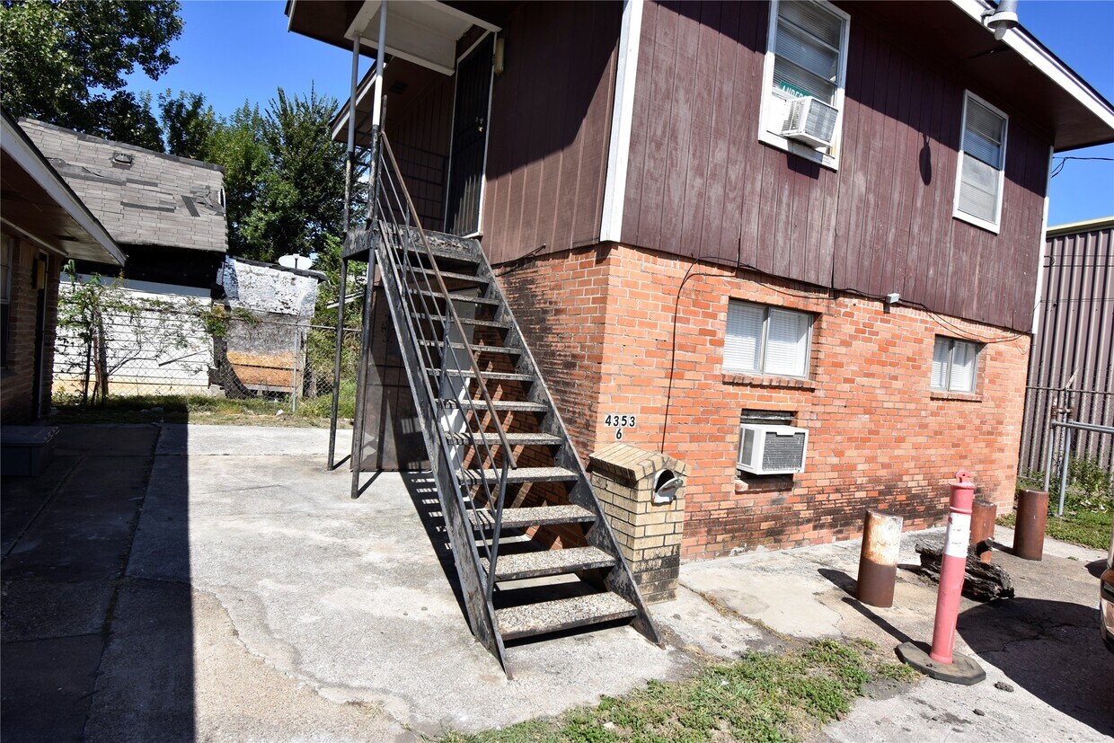 Foto principal - 4353 Brinkley St