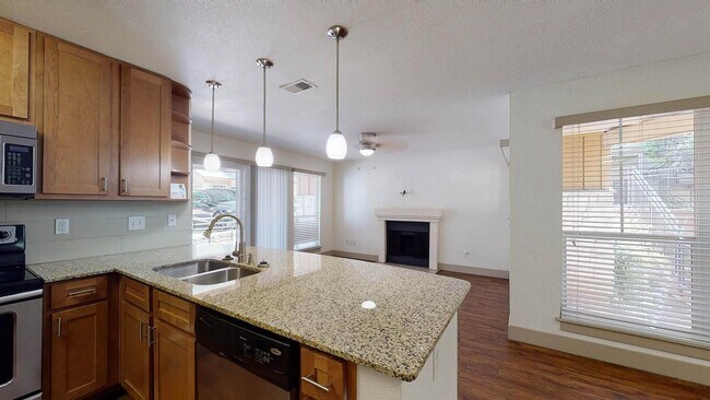Interior Photo - Barton Creek Landing
