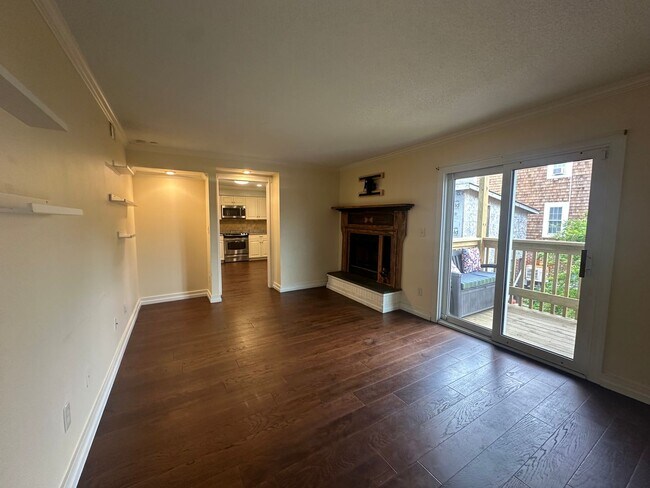 Foto del edificio - Beautiful 2-bedroom, 2-bath Condo just one block to the beach
